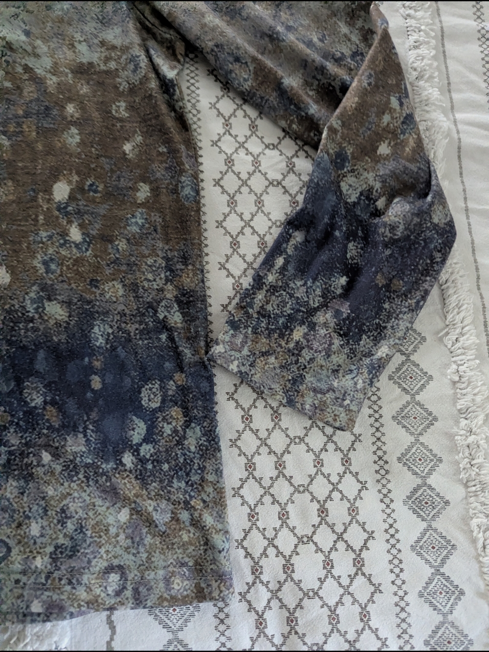 Abstract Design Shirt - Picture 2 of 7